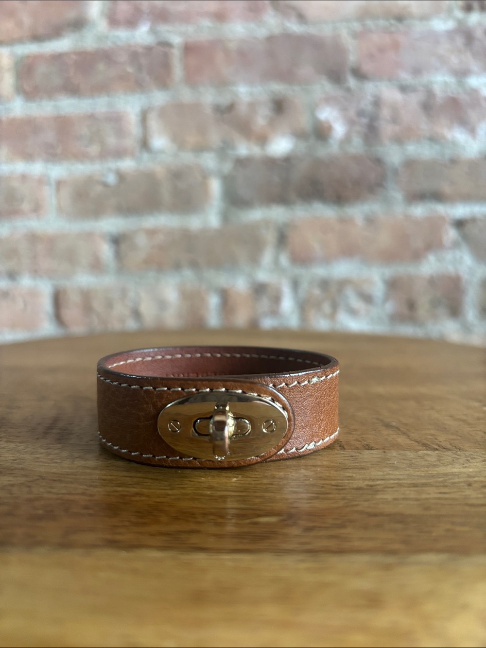 Mulberry Brown Leather Bracelet with Gold Turn-Lock - Picture 2 of 2